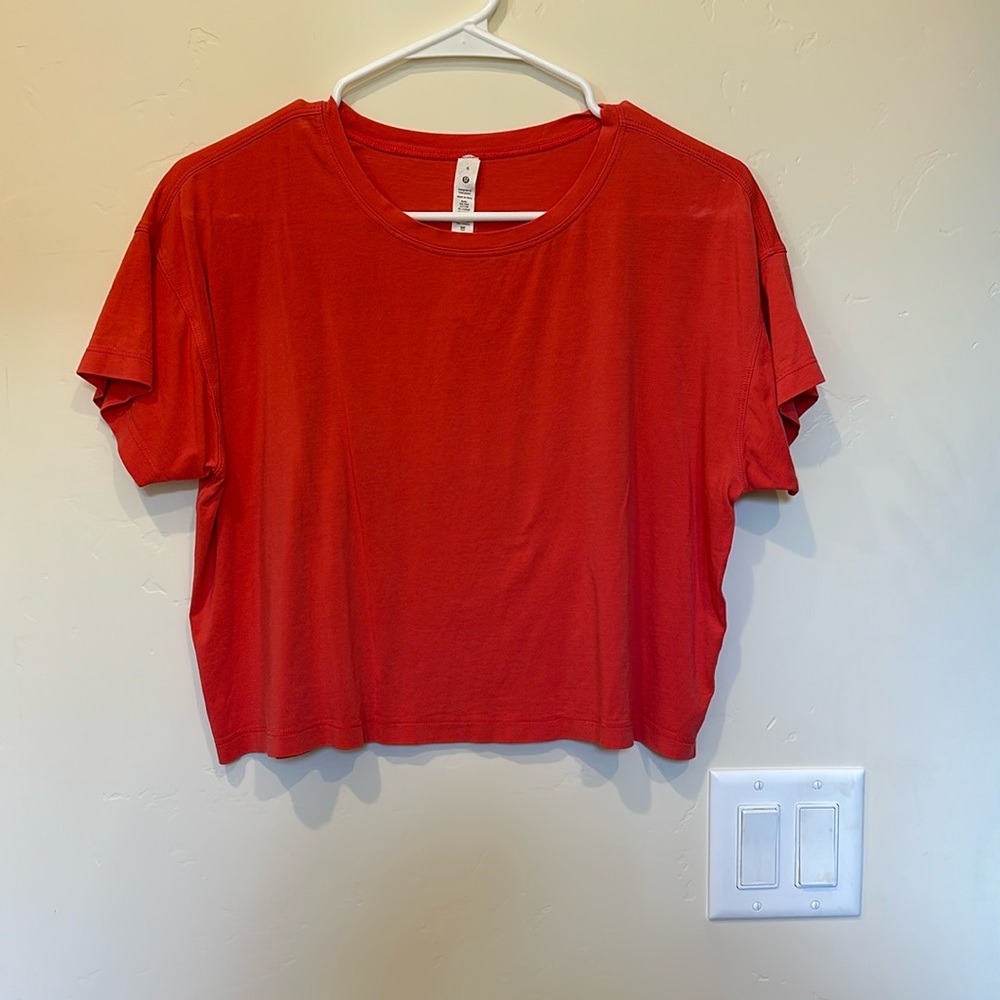 Lululemon cates cropped tee